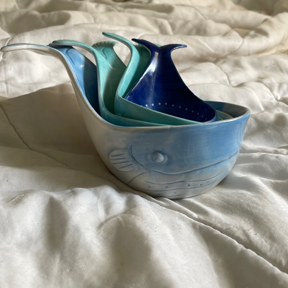 Anthropologie Whale Measuring Cups